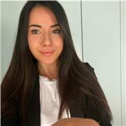 Laureata in giurisprudenza presso Università Cattolica del Sacro Cuore con votazione 110 e tirocinante presso gli uffici giudiziari