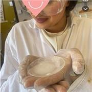 Jeune étudiante, je suis à la disposition des élèves pour les aider à avoir leur diplôme à n’importe quel heure et n’importe quand