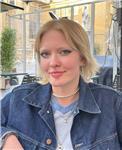 Ragazza diplomata offre lezioni di lingue (francese b2, inglese c1) e aiuto compiti per tutte le età