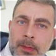 Avvocato, con esperienza di docenza in corsi professionali impartisce lezioni di diritto penale e civile. Con serietà ma senza rendere noiosa la lezione