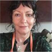 I give private lessons designed to provide you with a level of competency and fluency in the English language over time. 