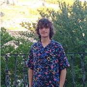 Puedo adaptarme a las necesidades del alumno y tengo experiencia con ayudar a mi sobrino de 5 años a hacer deberes y le enseñó inglés en ocasiones, creo que soy una persona con paciencia y me llevo bien con los niños.