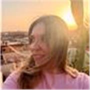 Soy creativa audiovisual especializada en RRSS. A quienes quieran aprender edición de video y creatividad para redes sociales. 