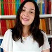 Chica de 16 años recién graduada de la eso con media de 9.