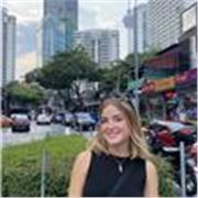 Profesora de apoyo escolar especializada en Economía