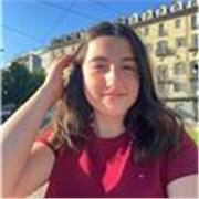 Ti serve aiuto con i compiti? Sono una studentessa di quarta superiore dedita all'apprendimento e al supporto 