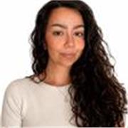 Soy maestra. Daré clases a niños y niñas que necesiten una atención individualizada y ayuda en materias especificas. 