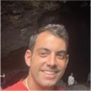 Profesor titulado de Educación Infantil y entrenador de baloncesto.