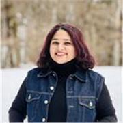 English tutor for children, students, and adults in Frankfurt offering friendly online and in-person lessons with practical lesson