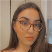 Apasionada por los idiomas, enseño inglés  a estudiantes de todos los niveles.