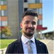 Insegnante di inglese e arabo con esperienza come tutor universitario