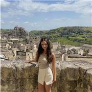 Soy agradable y divertida. Dare classes a niños.