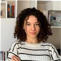 Her yaştan öğrenciye ders veren İngilizce Öğretmeni