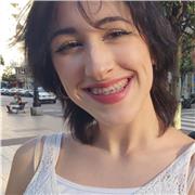 Profesora de inglés, estudiante de filología inglesa, imparte clases a niños entre 1° primaria y 4° de la ESO