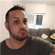 Músico profesional con experiencia da clases de guitarra a todos los niveles