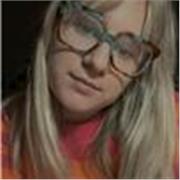 Profesora de clases particulares para niños, refuerzo escolar con método cercano y efectivo.