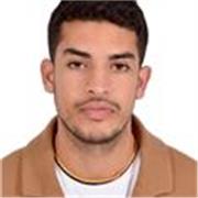 athlète , avec une expérience dans plusieurs sports ( boxe , karaté , taekwondo ..)