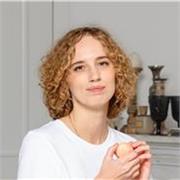 I'm a professional and TEFL-certified English teacher with 5+ years of experience of teaching both offline and online