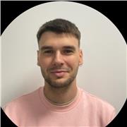 Profesor especializado en la comunicación, escritura y retórica.