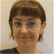 Studentessa universitaria con diploma linguistico impartisce lezioni di ripetizione di inglese, italiano e scienze a liceali