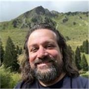 Profesor de alemán (nativo/bilingüe/Goethe Institut/Telc) apasionado,con un enfoque práctico y comunicativo. Imparto clases a jóvenes y adultos. A1-C1