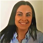 Se dice de mi que soy alegre, trabajadora, paciente, entusiasta y con una
mente curiosa cuando de aprender se trata. Soy nativa en francés y me encantaría poder transmitir mis habilidades lingüísticas. Estoy actualmente cursando los estudios universitario