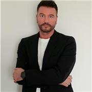 highly experienced creative professional, with a lifelong passion for art, mentoring for all ages at all stages