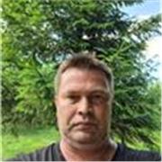 English tutor working remotely with comprehensive engineering knowledge.