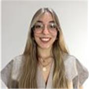 Estudiante de magisterio. Con experiencia siendo profesora en voluntariados. Casco urbano de Ponteareas