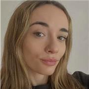 Je suis née à l’Espagne. Étudiante de la licence en Psychologie en recherche d’un job étudiant