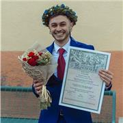 Laureato in Scienze dei servizi giuridici. studente in giurisprudenza. Insegnerò diritto nelle sue principali branche