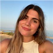 Profesora de ingles imparte clases de apoyo para niños de todas las edades