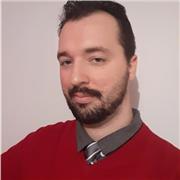 Professionnel cherchant à transmettre son savoir pour faciliter l'entrée sur le marché des développeurs débutant