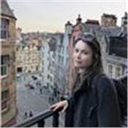 Englisch- und Deutschlehrerin, bilingual, unterrichtet gern alle Altersgruppen