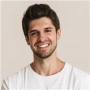 Étudiant en ingénierie donne cours de mathématiques en ligne, tous niveaux