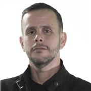 Teclista y productor musical imparte clases de produccion musical