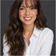Experienced communication coach & educator helping students build confidence, strong communication, and organisation skills