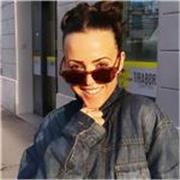 Filóloga con más de 10 años de experiencia en enseñanza de idiomas. Apasionada y nunca sin un enfoque emocionalmente significativo