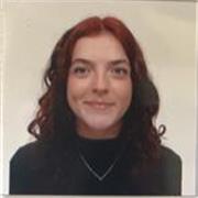 Estudiante universitaria, graduada con el bachillerato internacional, y nivel nativo de inglés, ofrece clases de conversación en inglés para adultos, y clases de apoyo para alumnos de la ESO y primaria en Las Rozas, también puedo online :) 