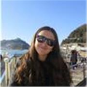 Estudiante de universidad de ade + IA en inglés. Siempre me ha gustado el idioma y tengo el C1. Me siento cómoda enseñando.