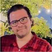 Profesor de portugués conversacional con método narrativo, gamificado y práctico para niños, adolescentes y adultos