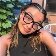 Offro ripetizioni di inglese nella città di Verona e provincia, sono una ragazza giovane di nome Maria.