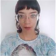 Profesorada titulada en filología inglesa y francesa y con el máster de profesorado imparte clases de inglés y francés.