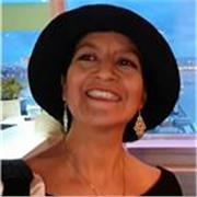 Mit Freude bringe ich sowohl fachliche Kompetenz als auch Begeisterung für die Vermittlung der spanischen Sprache und Kultur mit. 