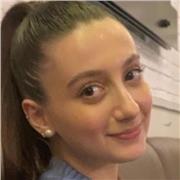 Estudiante de Educación Primaria, me gustaría dar clases de inglés preferiblemente aunque abierta a otras materias.