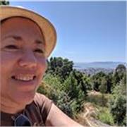 I'm a native speaker that can help support your learning, both for writing and speaking purposes!