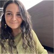 Profesora bien cualificada de inglés para niños de cualquier edad.