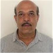 Kinder und erwachsene in Nachhilfe Unterricht oder ähnliches.