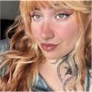 Profesora titulada en diseño gráfico y web, con experiencia en Wordpress y ux/ui, actualizada con las últimas novedades en IA