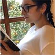 ragazza neo diplomata con esperienza, disposta a dare lezioni di italiano, grammatica e letteratura